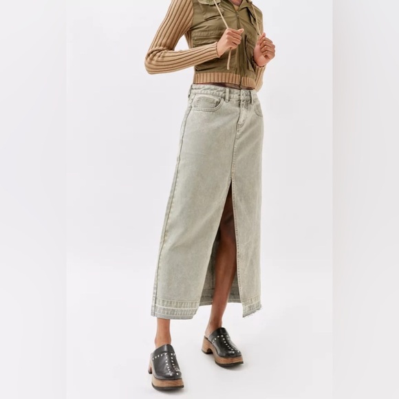BDG Dresses & Skirts - BDG Urban Outfitters Mandi acid wash tan/gray denim skirt 100% cotton size small